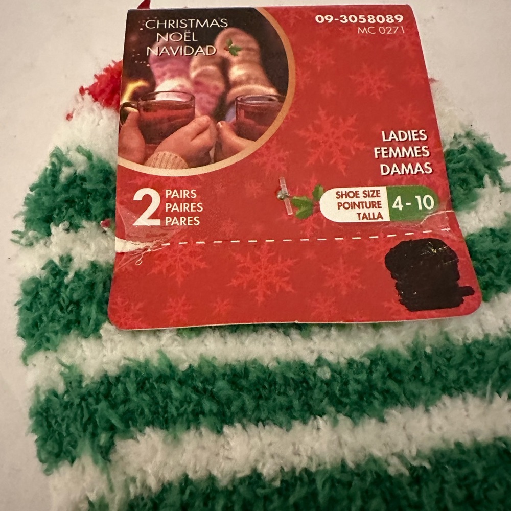 Ladies Christmas socks set of 2 brand new sizes 4-10